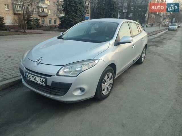 Рено Меган 2010 у Дніпро (Дніпропетровську) на Automoto.ua Сірий Рено Меган, об'ємом двигуна 1.6 л та пробігом 210 тис. км за 7000 $, фото 6 на Automoto.ua