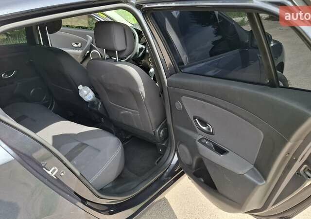 Серый Рено Меган, объемом двигателя 1.5 л и пробегом 310 тыс. км за 5999 $, фото 6 на Automoto.ua