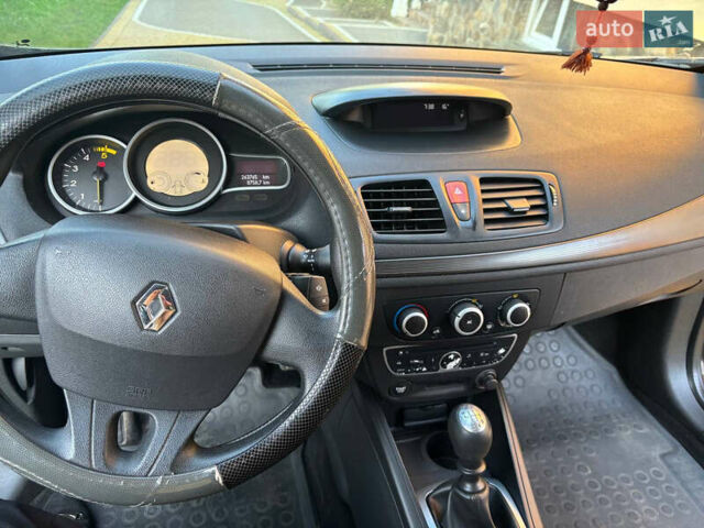 Серый Рено Меган, объемом двигателя 1.5 л и пробегом 263 тыс. км за 6200 $, фото 9 на Automoto.ua