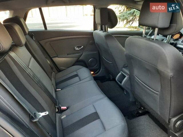 Серый Рено Меган, объемом двигателя 1.6 л и пробегом 183 тыс. км за 7600 $, фото 68 на Automoto.ua