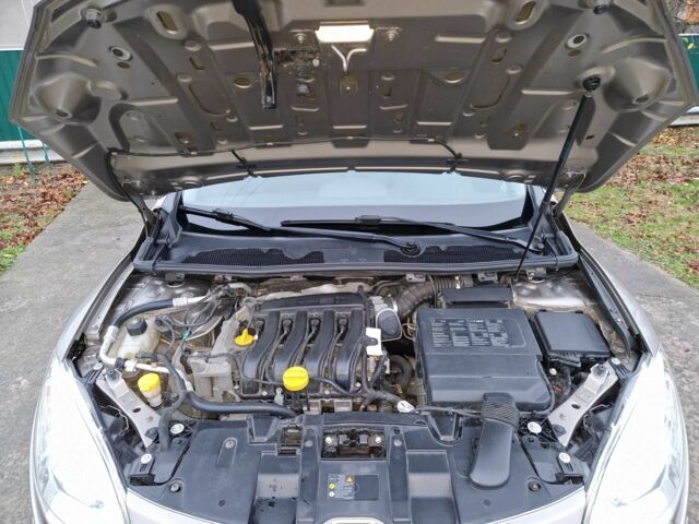 Сірий Рено Меган, об'ємом двигуна 1.6 л та пробігом 238 тис. км за 7350 $, фото 7 на Automoto.ua