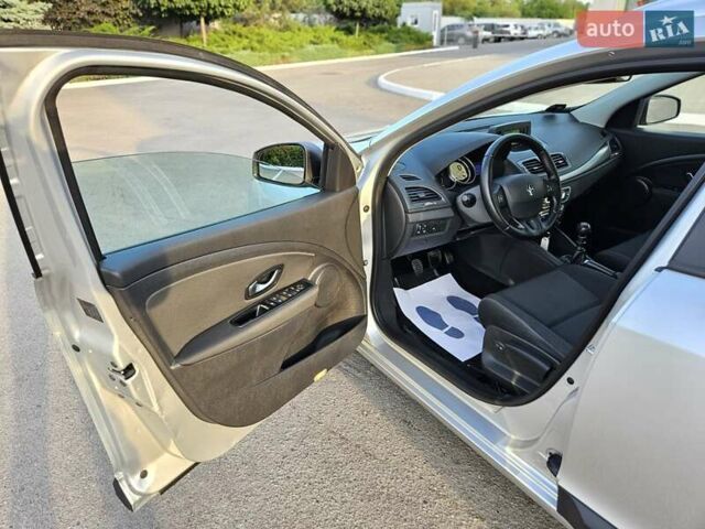 Серый Рено Меган, объемом двигателя 1.6 л и пробегом 195 тыс. км за 7850 $, фото 94 на Automoto.ua