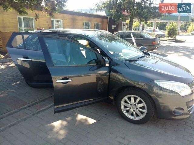 Серый Рено Меган, объемом двигателя 1.46 л и пробегом 266 тыс. км за 6600 $, фото 12 на Automoto.ua