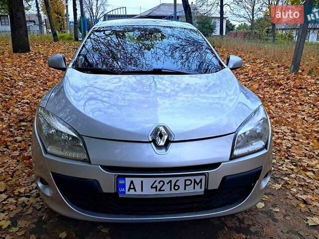 Серый Рено Меган, объемом двигателя 1.5 л и пробегом 200 тыс. км за 6999 $, фото 5 на Automoto.ua