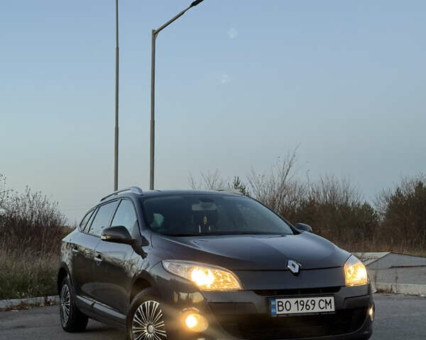 Сірий Рено Меган, об'ємом двигуна 1.46 л та пробігом 260 тис. км за 5900 $, фото 2 на Automoto.ua