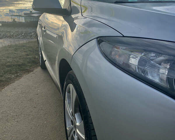 Серый Рено Меган, объемом двигателя 1.46 л и пробегом 242 тыс. км за 7990 $, фото 3 на Automoto.ua