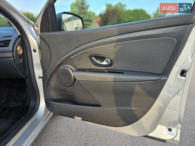 Серый Рено Меган, объемом двигателя 1.6 л и пробегом 195 тыс. км за 7850 $, фото 84 на Automoto.ua