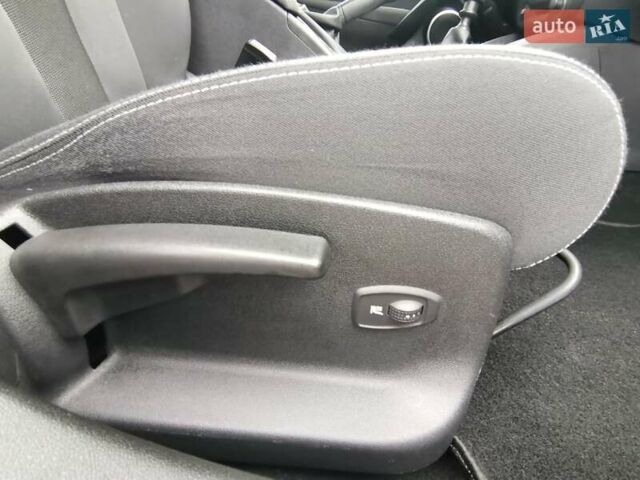 Серый Рено Меган, объемом двигателя 1.6 л и пробегом 220 тыс. км за 7300 $, фото 19 на Automoto.ua