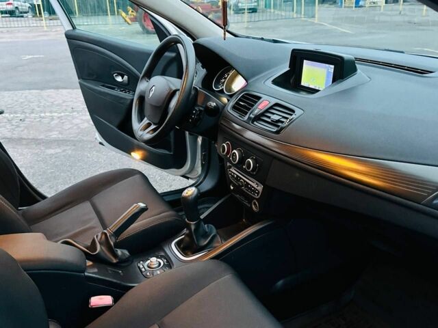 Сірий Рено Меган, об'ємом двигуна 1.5 л та пробігом 345 тис. км за 5999 $, фото 15 на Automoto.ua