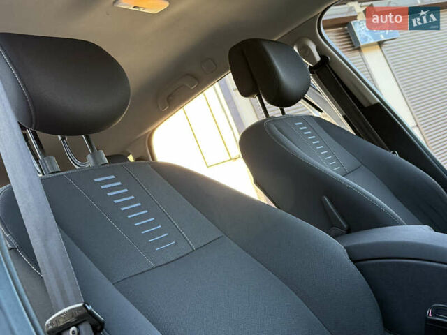 Серый Рено Меган, объемом двигателя 1.46 л и пробегом 180 тыс. км за 6750 $, фото 49 на Automoto.ua