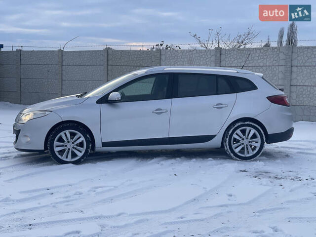 Серый Рено Меган, объемом двигателя 1.6 л и пробегом 225 тыс. км за 7599 $, фото 2 на Automoto.ua