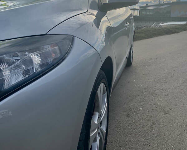 Серый Рено Меган, объемом двигателя 1.46 л и пробегом 242 тыс. км за 7990 $, фото 4 на Automoto.ua