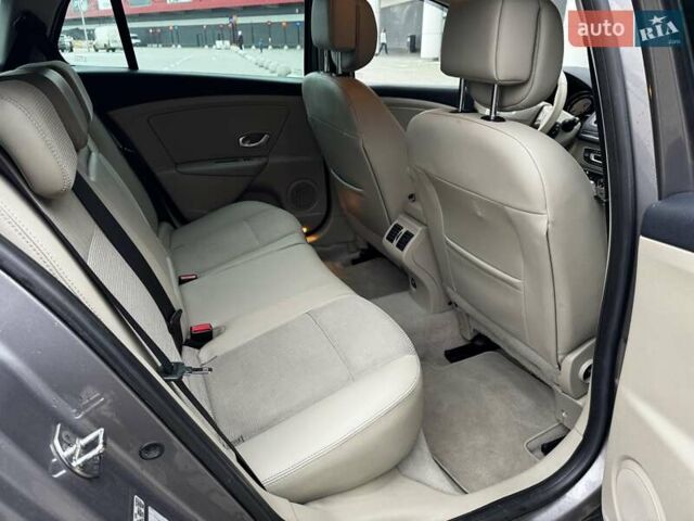 Серый Рено Меган, объемом двигателя 2 л и пробегом 260 тыс. км за 7800 $, фото 11 на Automoto.ua