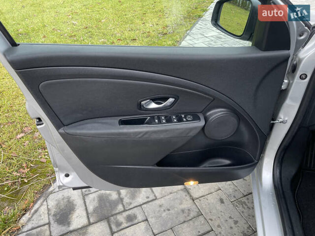 Серый Рено Меган, объемом двигателя 1.6 л и пробегом 225 тыс. км за 7700 $, фото 17 на Automoto.ua