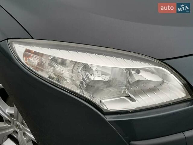 Серый Рено Меган, объемом двигателя 1.6 л и пробегом 220 тыс. км за 7300 $, фото 27 на Automoto.ua