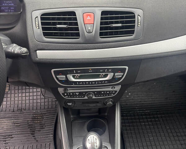 Сірий Рено Меган, об'ємом двигуна 1.5 л та пробігом 268 тис. км за 7300 $, фото 24 на Automoto.ua