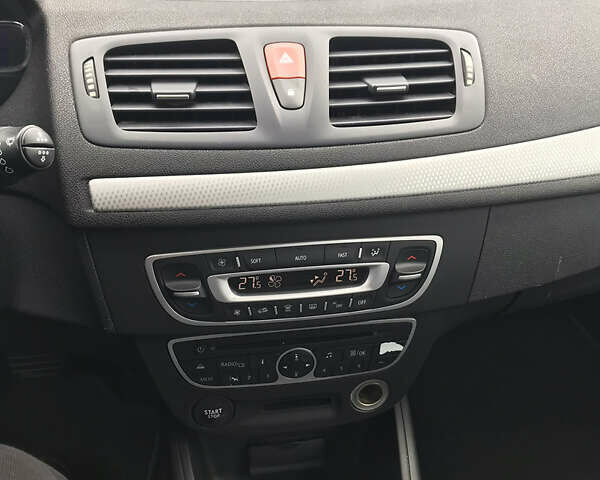 Сірий Рено Меган, об'ємом двигуна 1.46 л та пробігом 251 тис. км за 7300 $, фото 15 на Automoto.ua