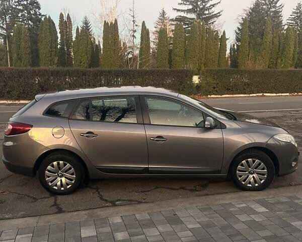 Серый Рено Меган, объемом двигателя 1.46 л и пробегом 274 тыс. км за 7100 $, фото 12 на Automoto.ua