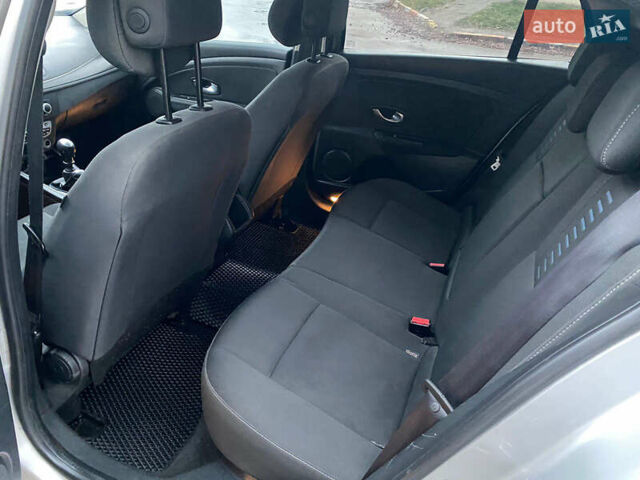 Серый Рено Меган, объемом двигателя 1.46 л и пробегом 300 тыс. км за 6300 $, фото 21 на Automoto.ua