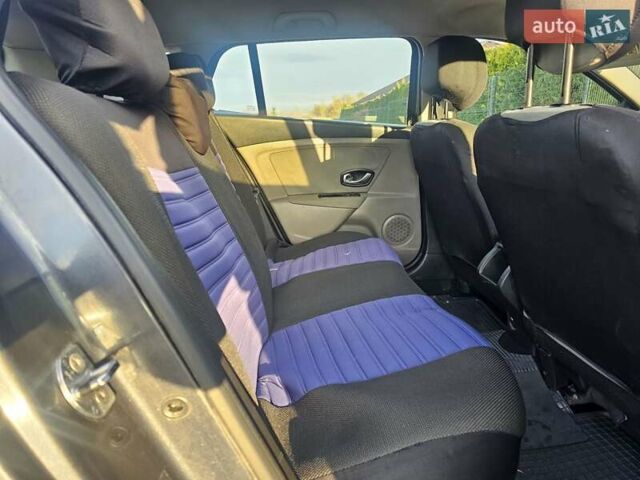 Серый Рено Меган, объемом двигателя 1.46 л и пробегом 257 тыс. км за 5150 $, фото 54 на Automoto.ua