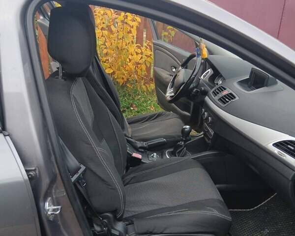 Серый Рено Меган, объемом двигателя 1.46 л и пробегом 247 тыс. км за 6550 $, фото 17 на Automoto.ua