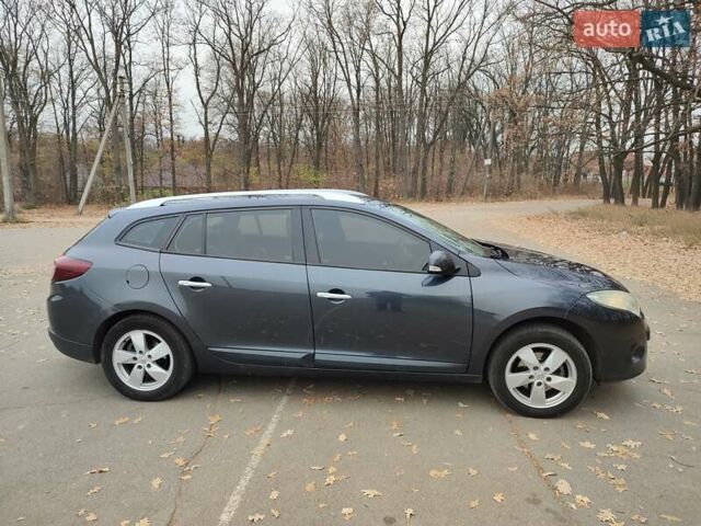 Серый Рено Меган, объемом двигателя 1.4 л и пробегом 250 тыс. км за 7500 $, фото 68 на Automoto.ua