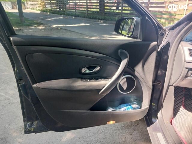 Серый Рено Меган, объемом двигателя 1.9 л и пробегом 400 тыс. км за 6690 $, фото 8 на Automoto.ua