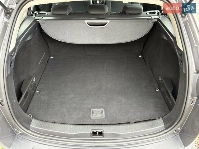Сірий Рено Меган, об'ємом двигуна 1.6 л та пробігом 227 тис. км за 7500 $, фото 40 на Automoto.ua