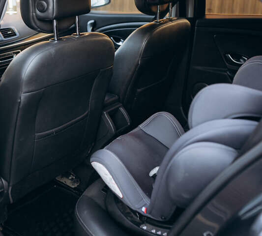 Серый Рено Меган, объемом двигателя 1.46 л и пробегом 288 тыс. км за 6550 $, фото 11 на Automoto.ua