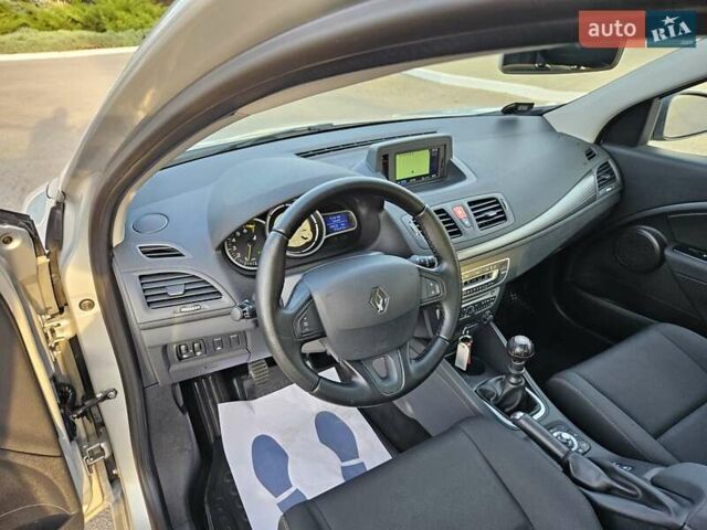Серый Рено Меган, объемом двигателя 1.6 л и пробегом 195 тыс. км за 7850 $, фото 99 на Automoto.ua