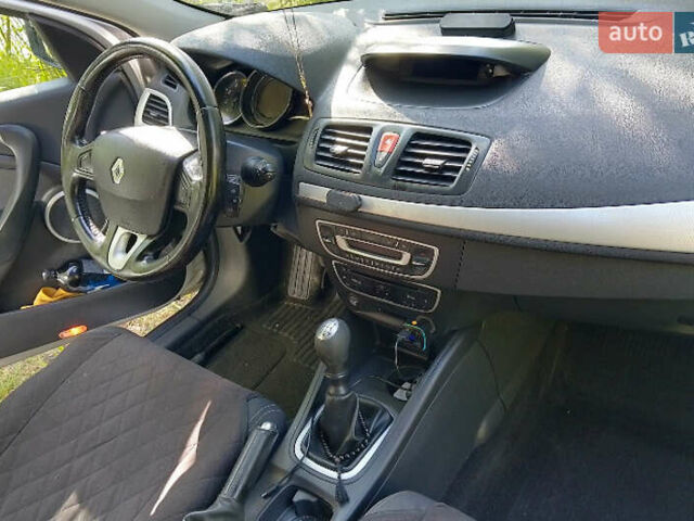 Серый Рено Меган, объемом двигателя 1.46 л и пробегом 290 тыс. км за 7000 $, фото 6 на Automoto.ua