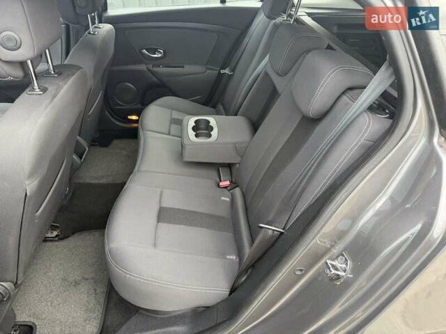 Сірий Рено Меган, об'ємом двигуна 2 л та пробігом 213 тис. км за 8100 $, фото 10 на Automoto.ua