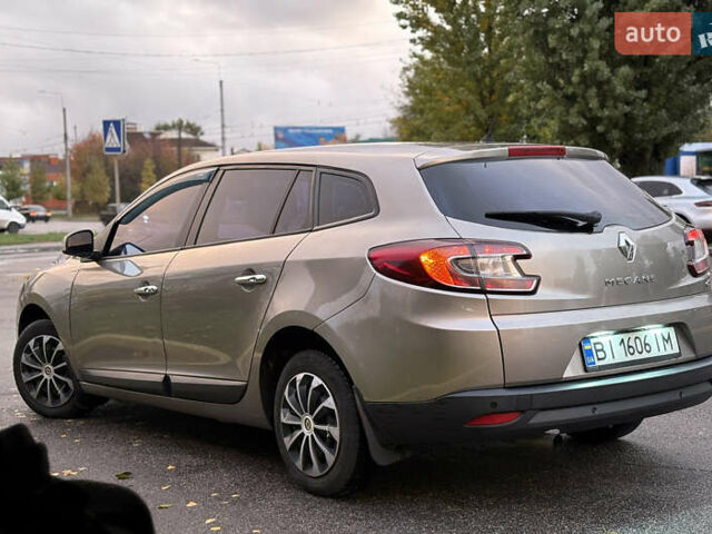 Рено Меган 2010 у Кременчуге на Automoto.ua Сірий Рено Меган, об'ємом двигуна 1.46 л та пробігом 300 тис. км за 6999 $, фото 13 на Automoto.ua
