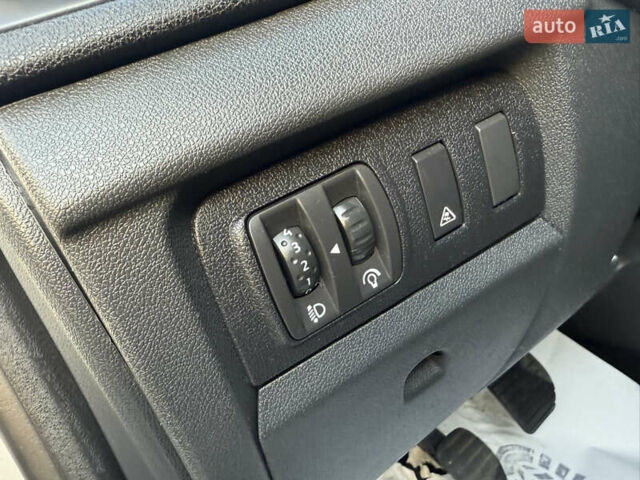 Серый Рено Меган, объемом двигателя 1.46 л и пробегом 180 тыс. км за 6750 $, фото 39 на Automoto.ua