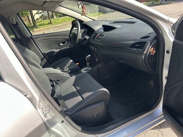 Серый Рено Меган, объемом двигателя 1.5 л и пробегом 195 тыс. км за 6999 $, фото 9 на Automoto.ua