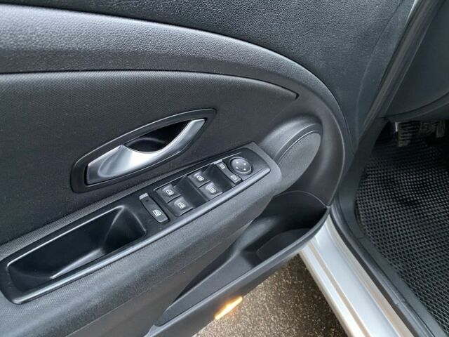 Серый Рено Меган, объемом двигателя 1.5 л и пробегом 306 тыс. км за 6300 $, фото 21 на Automoto.ua