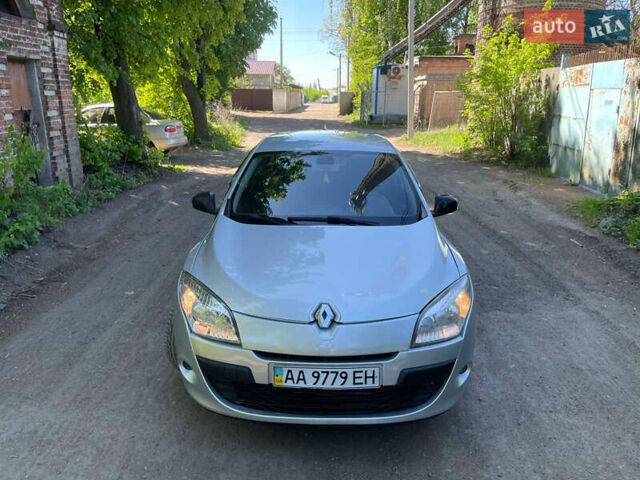 Серый Рено Меган, объемом двигателя 1.46 л и пробегом 252 тыс. км за 5600 $, фото 6 на Automoto.ua