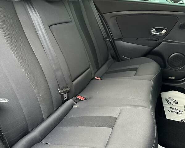 Сірий Рено Меган, об'ємом двигуна 1.5 л та пробігом 243 тис. км за 7300 $, фото 9 на Automoto.ua