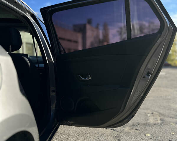 Серый Рено Меган, объемом двигателя 1.46 л и пробегом 270 тыс. км за 7750 $, фото 11 на Automoto.ua