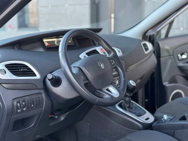 Серый Рено Меган, объемом двигателя 1.4 л и пробегом 189 тыс. км за 3999 $, фото 10 на Automoto.ua