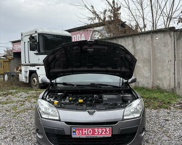 Сірий Рено Меган, об'ємом двигуна 1.6 л та пробігом 227 тис. км за 7300 $, фото 56 на Automoto.ua