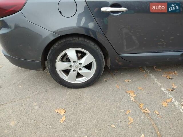 Серый Рено Меган, объемом двигателя 1.4 л и пробегом 250 тыс. км за 7500 $, фото 201 на Automoto.ua