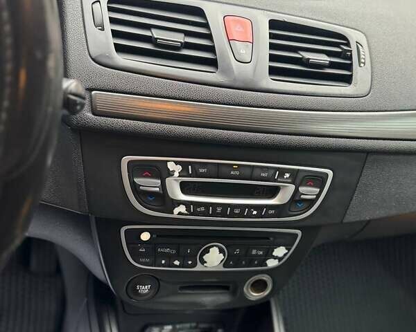 Серый Рено Меган, объемом двигателя 1.46 л и пробегом 295 тыс. км за 5700 $, фото 3 на Automoto.ua