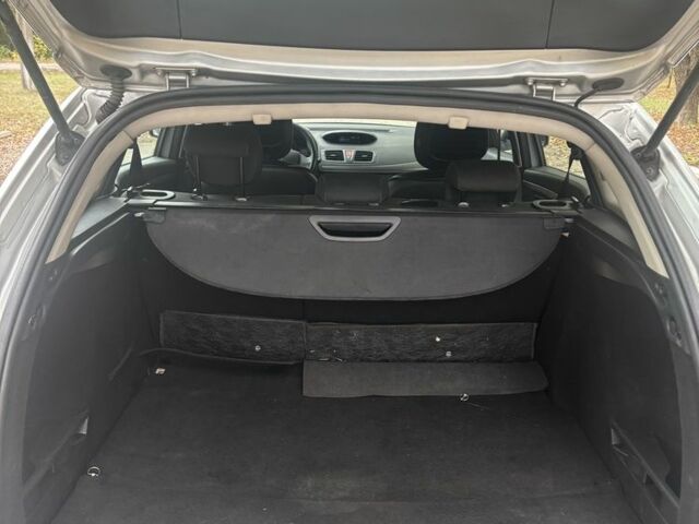 Серый Рено Меган, объемом двигателя 1.5 л и пробегом 270 тыс. км за 5700 $, фото 9 на Automoto.ua