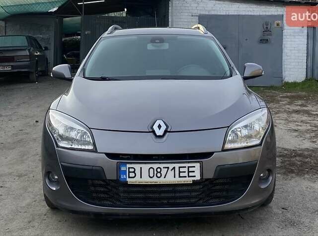 Серый Рено Меган, объемом двигателя 1.5 л и пробегом 320 тыс. км за 7000 $, фото 2 на Automoto.ua