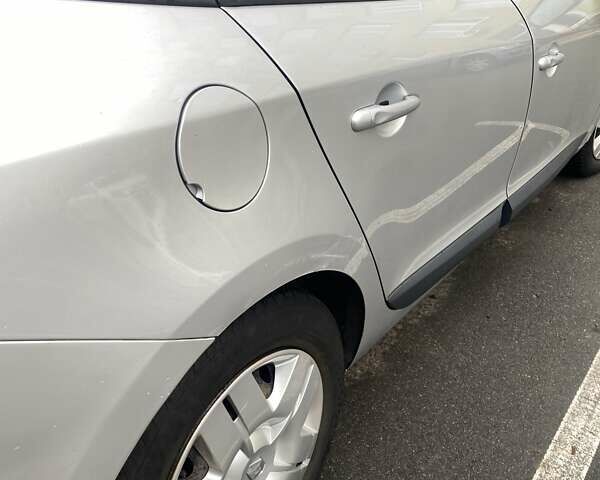 Серый Рено Меган, объемом двигателя 1.46 л и пробегом 300 тыс. км за 6950 $, фото 5 на Automoto.ua