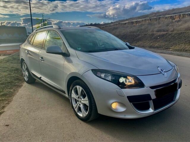 Серый Рено Меган, объемом двигателя 1.5 л и пробегом 242 тыс. км за 7990 $, фото 2 на Automoto.ua