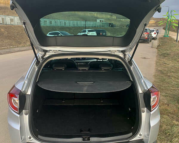 Серый Рено Меган, объемом двигателя 1.46 л и пробегом 242 тыс. км за 7990 $, фото 21 на Automoto.ua