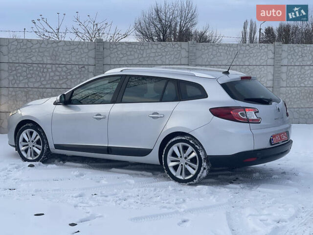 Серый Рено Меган, объемом двигателя 1.6 л и пробегом 225 тыс. км за 7599 $, фото 3 на Automoto.ua