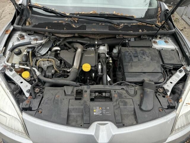 Серый Рено Меган, объемом двигателя 1.5 л и пробегом 235 тыс. км за 2700 $, фото 7 на Automoto.ua